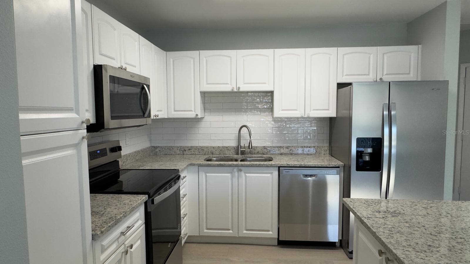 4525 PARK LAKE TERRACE — photo 8 of 38