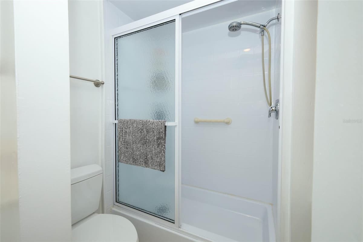 455 MEADOWOOD BOULEVARD — photo 16 of 26