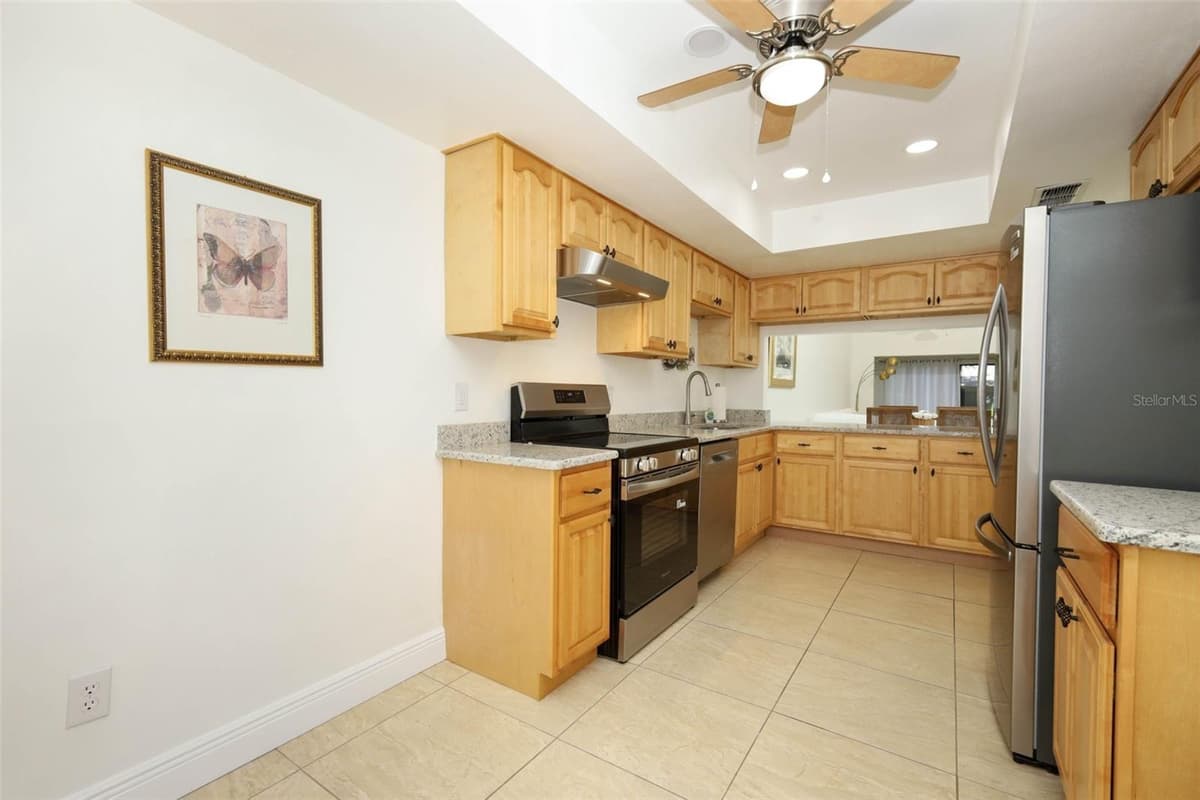 455 MEADOWOOD BOULEVARD — photo 8 of 26