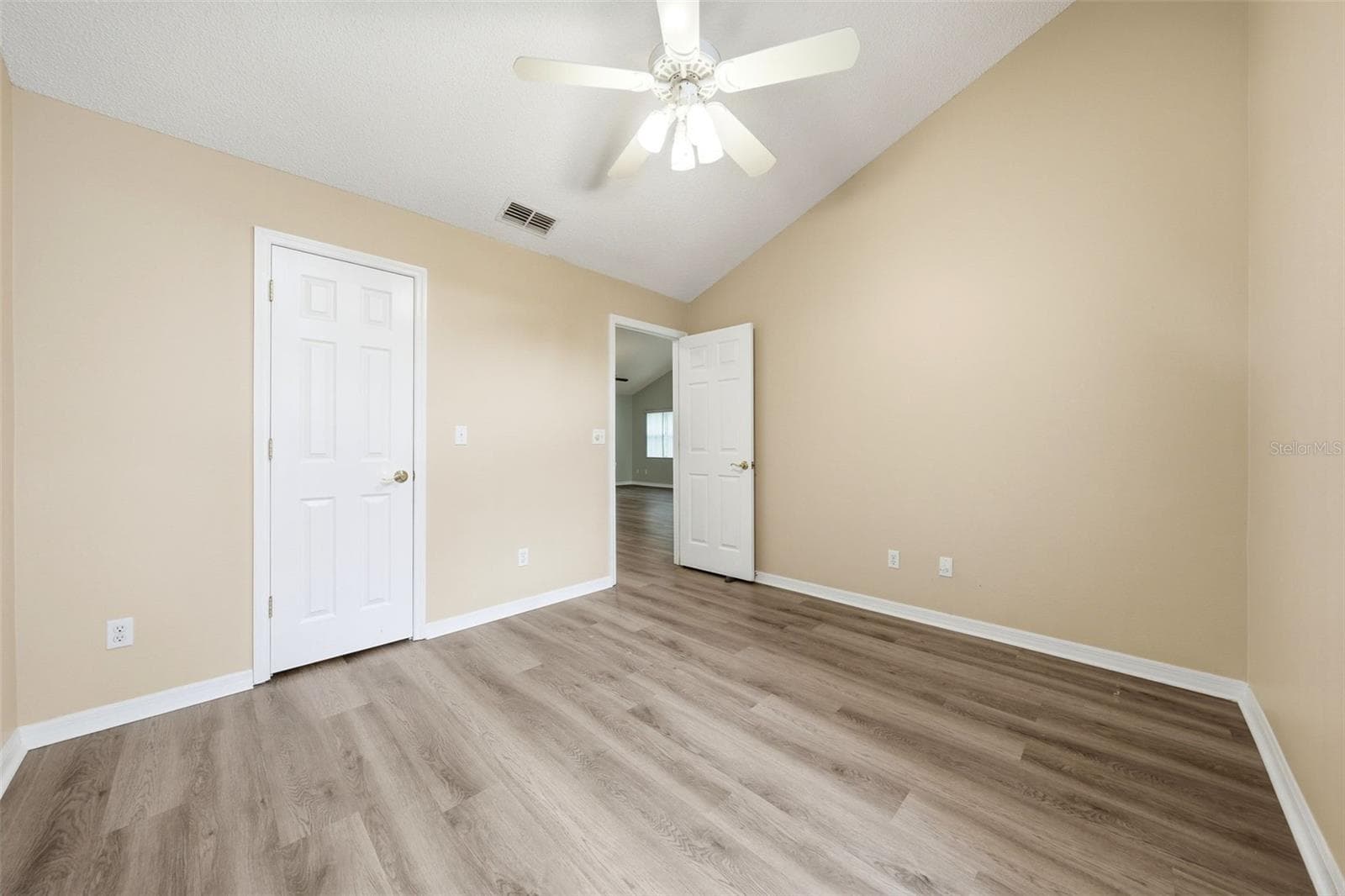 8928 VILLAGE GREEN BOULEVARD — photo 13 of 31