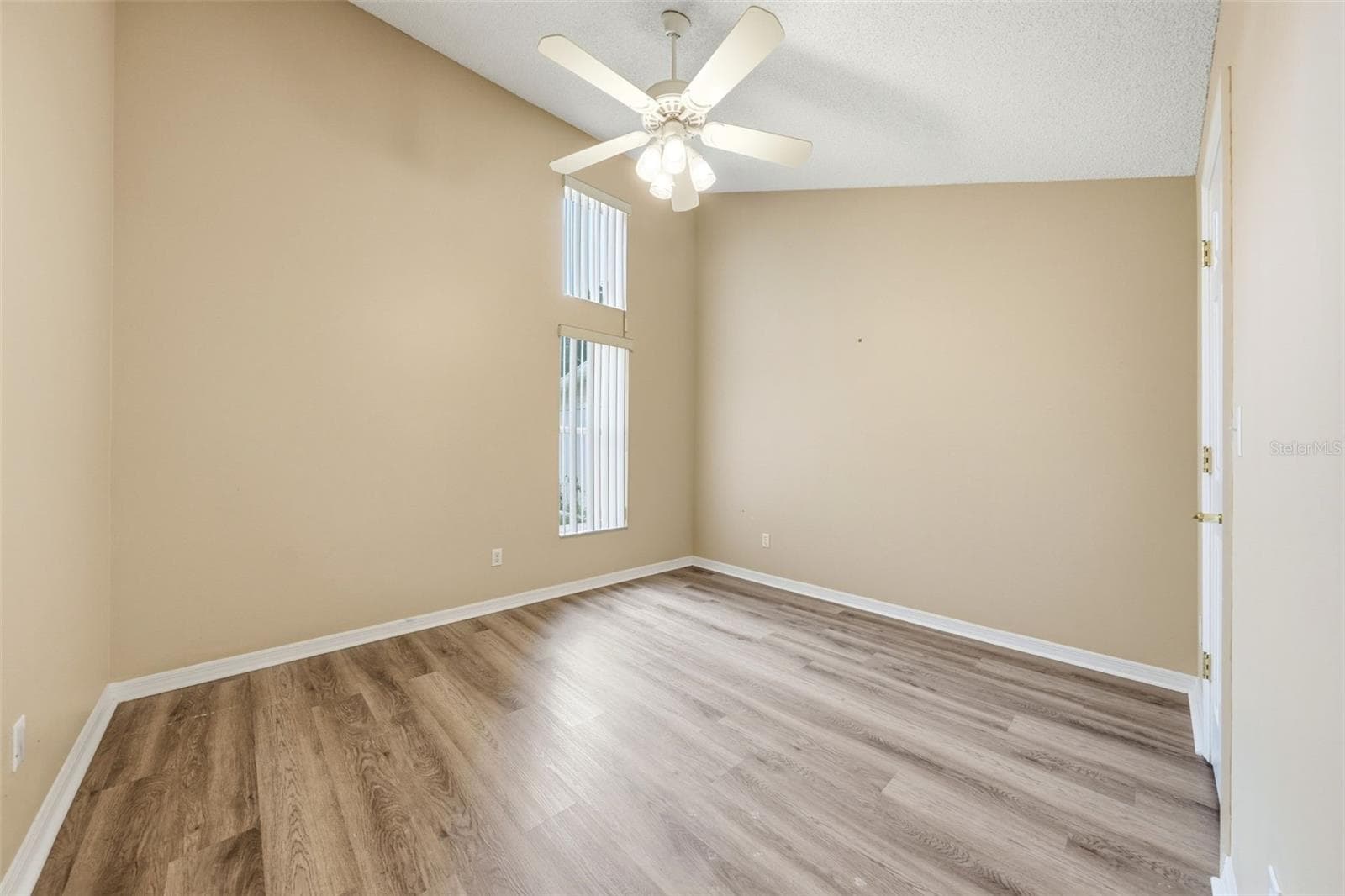 8928 VILLAGE GREEN BOULEVARD — photo 12 of 31