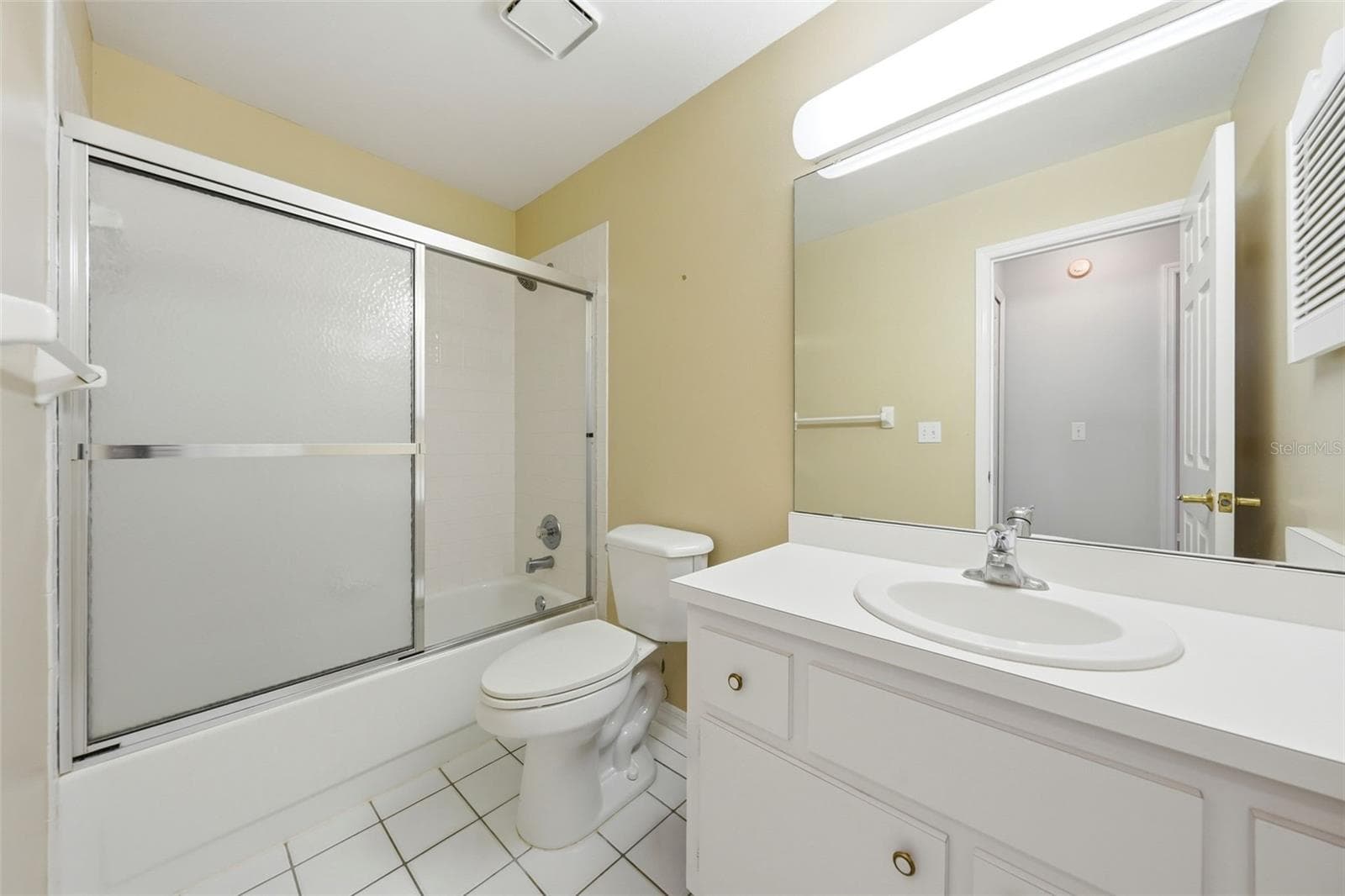8928 VILLAGE GREEN BOULEVARD — photo 14 of 31