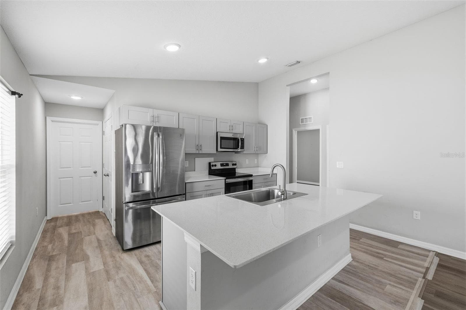 13011 PENNYBROOK DRIVE — photo 3 of 41