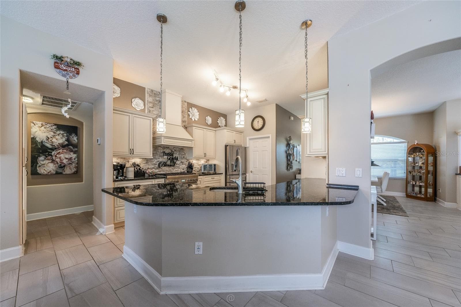 18 MOUNT VERNON LANE — photo 15 of 51