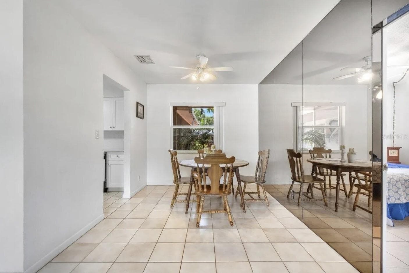 717 LINDELL BOULEVARD — photo 13 of 19