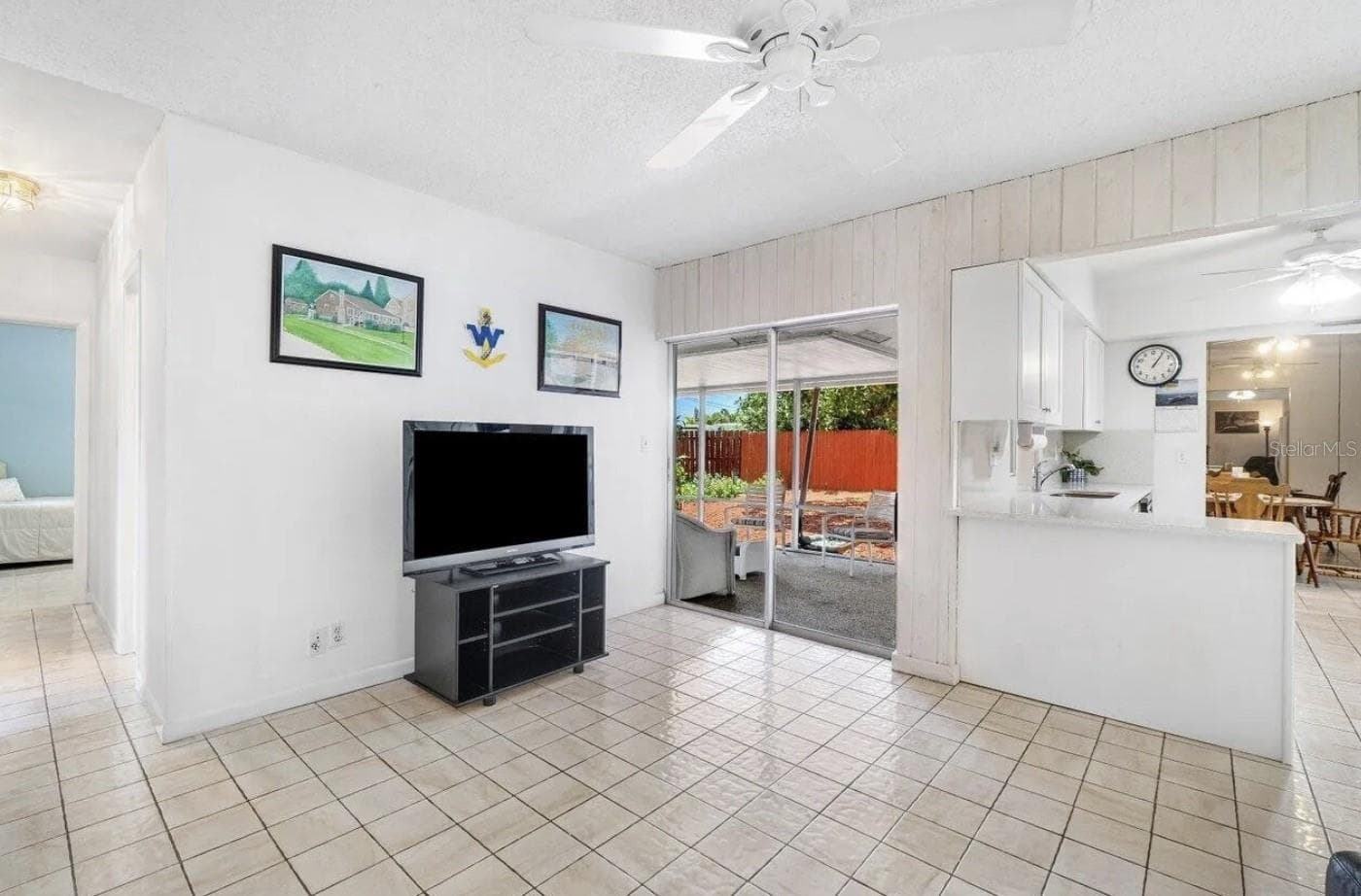 717 LINDELL BOULEVARD — photo 11 of 19