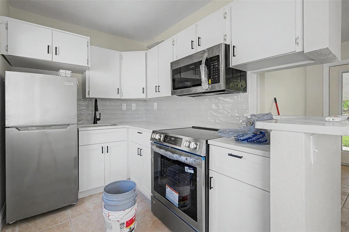 16850 GULF BOULEVARD — photo 11 of 29