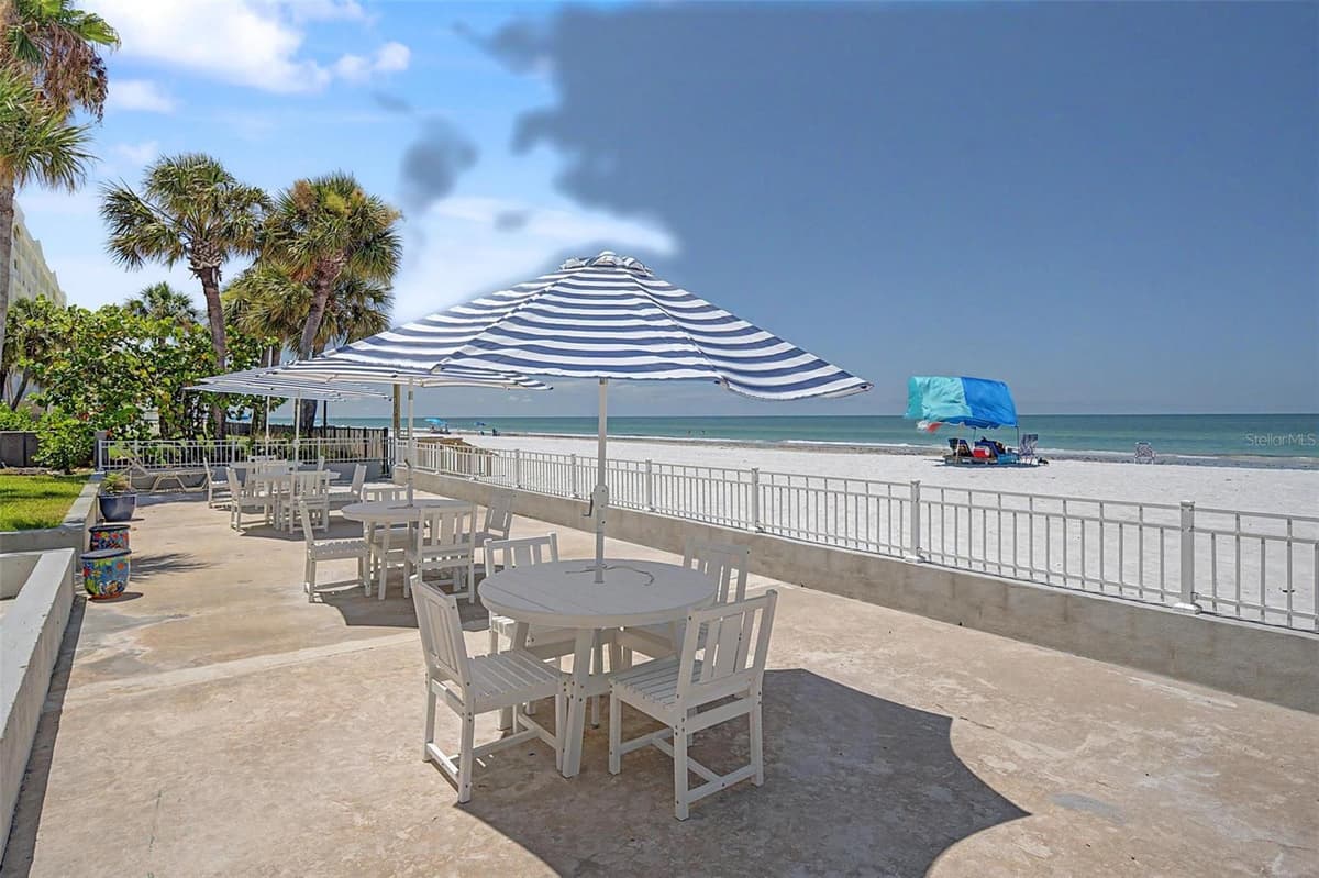 16850 GULF BOULEVARD — photo 15 of 29