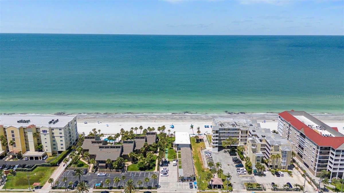 16850 GULF BOULEVARD — photo 20 of 29