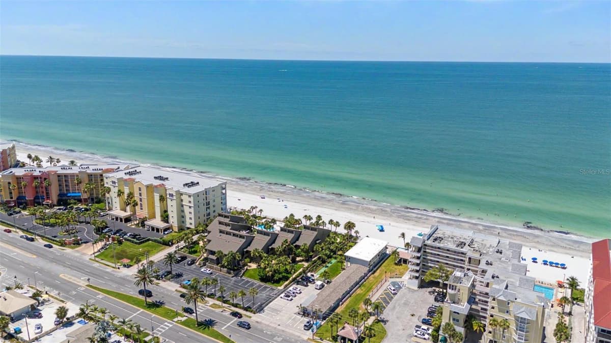 16850 GULF BOULEVARD — photo 21 of 29