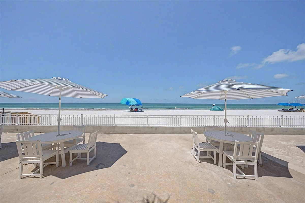 16850 GULF BOULEVARD — photo 14 of 29