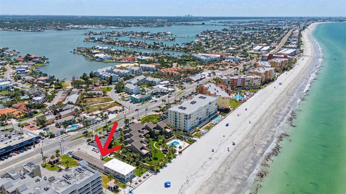 16850 GULF BOULEVARD — photo 7 of 29