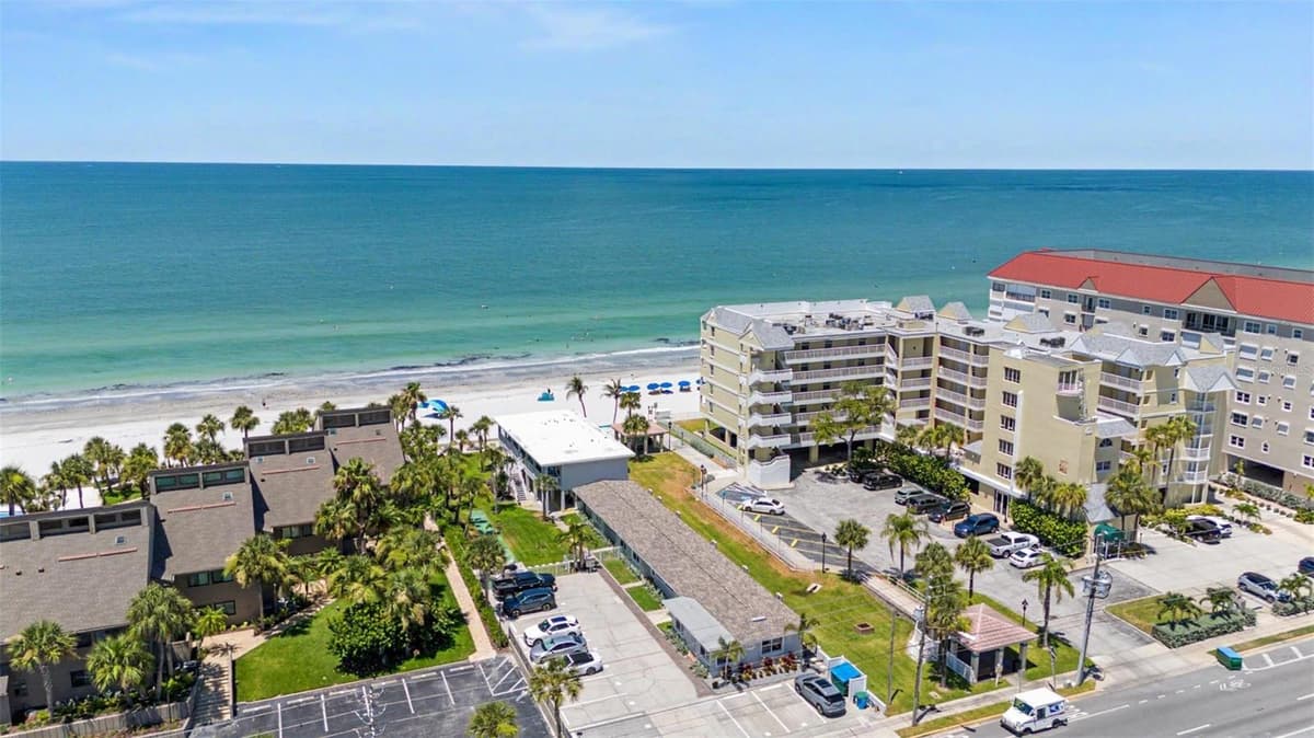16850 GULF BOULEVARD — photo 18 of 29
