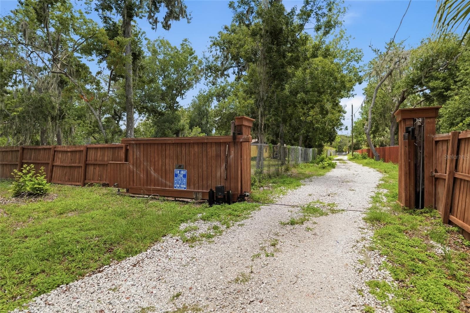 7210 VALRIE LANE — photo 42 of 43