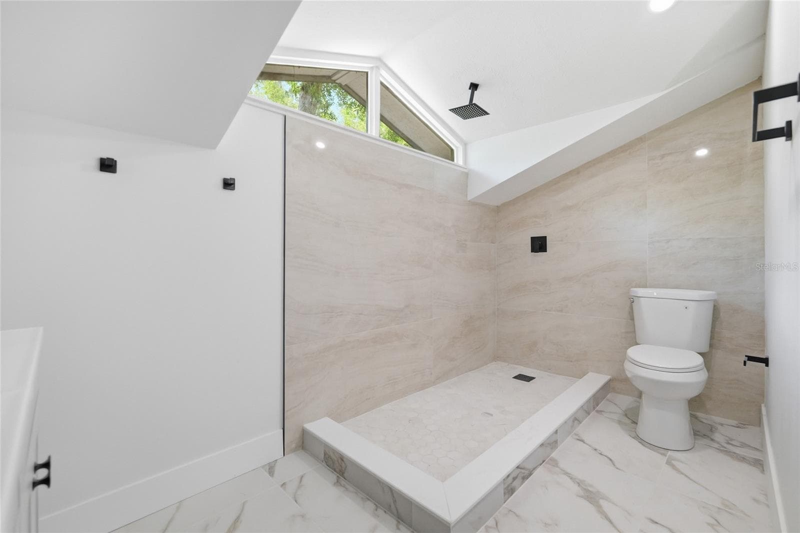 7210 VALRIE LANE — photo 24 of 43