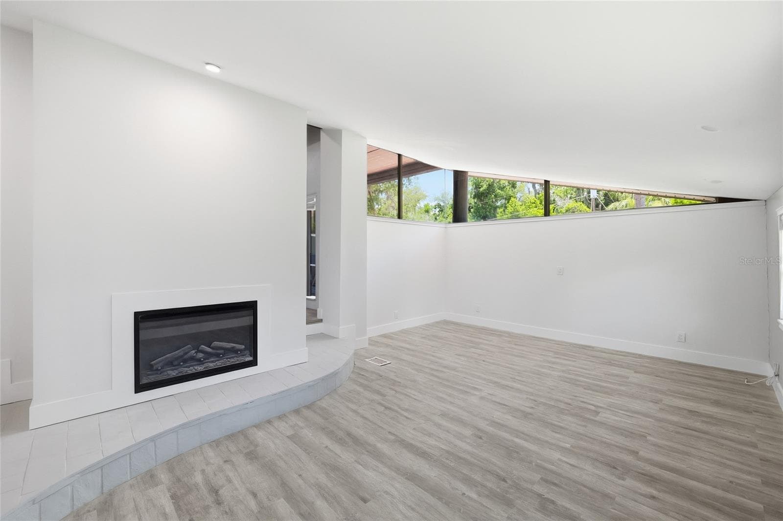 7210 VALRIE LANE — photo 13 of 43