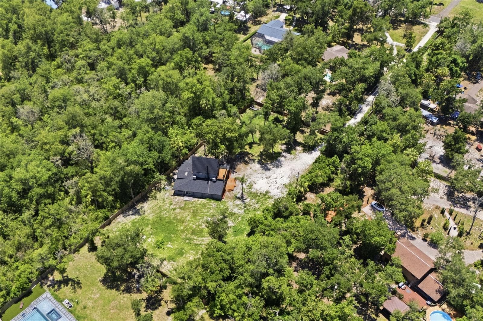 7210 VALRIE LANE — photo 39 of 43