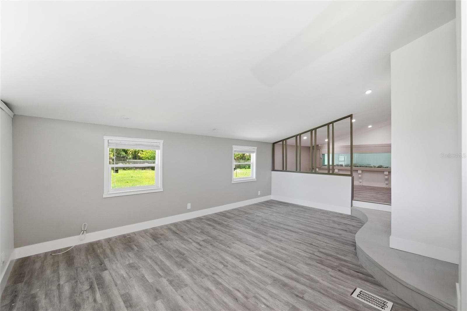 7210 VALRIE LANE — photo 14 of 43