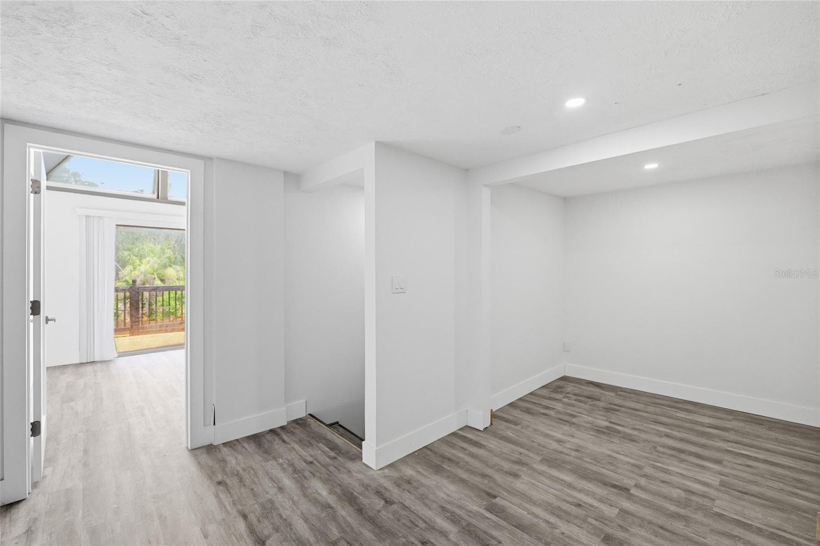 7210 VALRIE LANE — photo 27 of 43