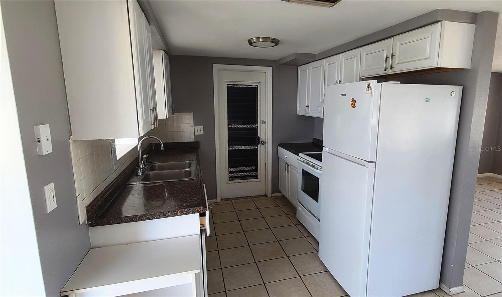 5200 CHET DRIVE — photo 9 of 16