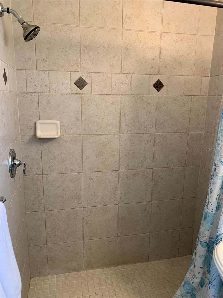 1935 CENTRAL AVENUE — photo 5 of 11