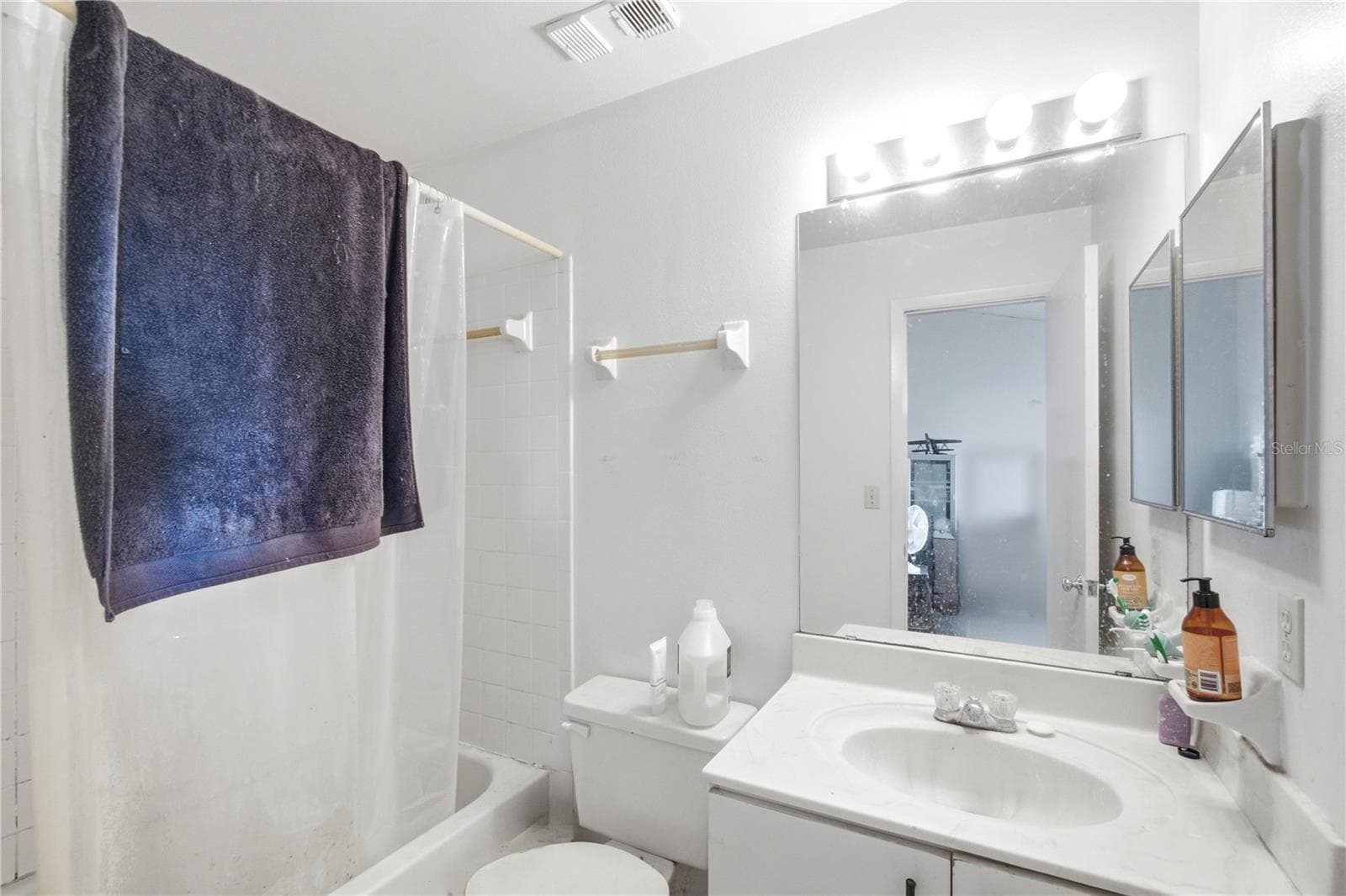 2508 WOODGATE BOULEVARD — photo 14 of 34