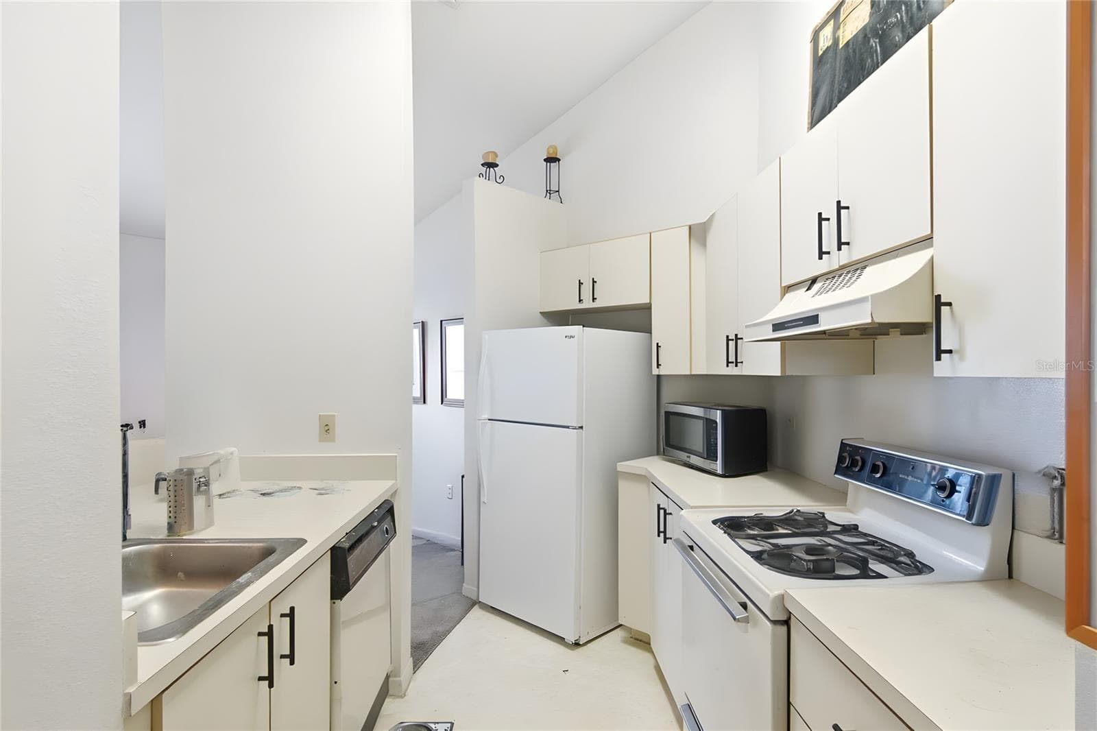 2508 WOODGATE BOULEVARD — photo 19 of 34