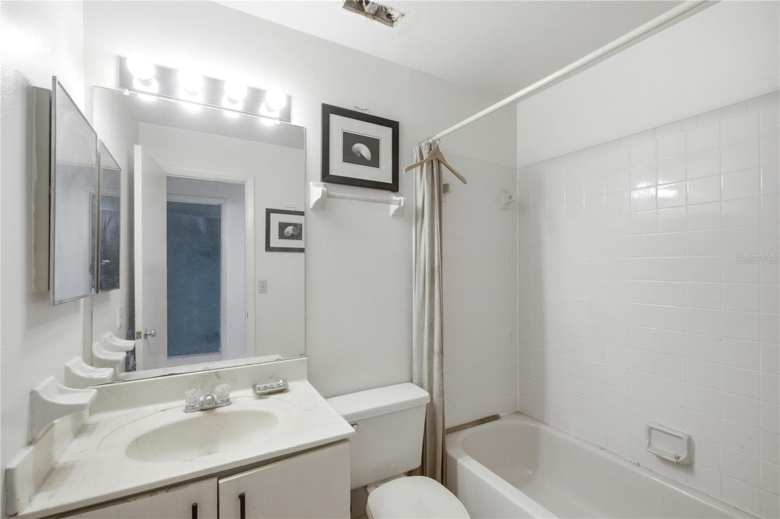 2508 WOODGATE BOULEVARD — photo 15 of 34