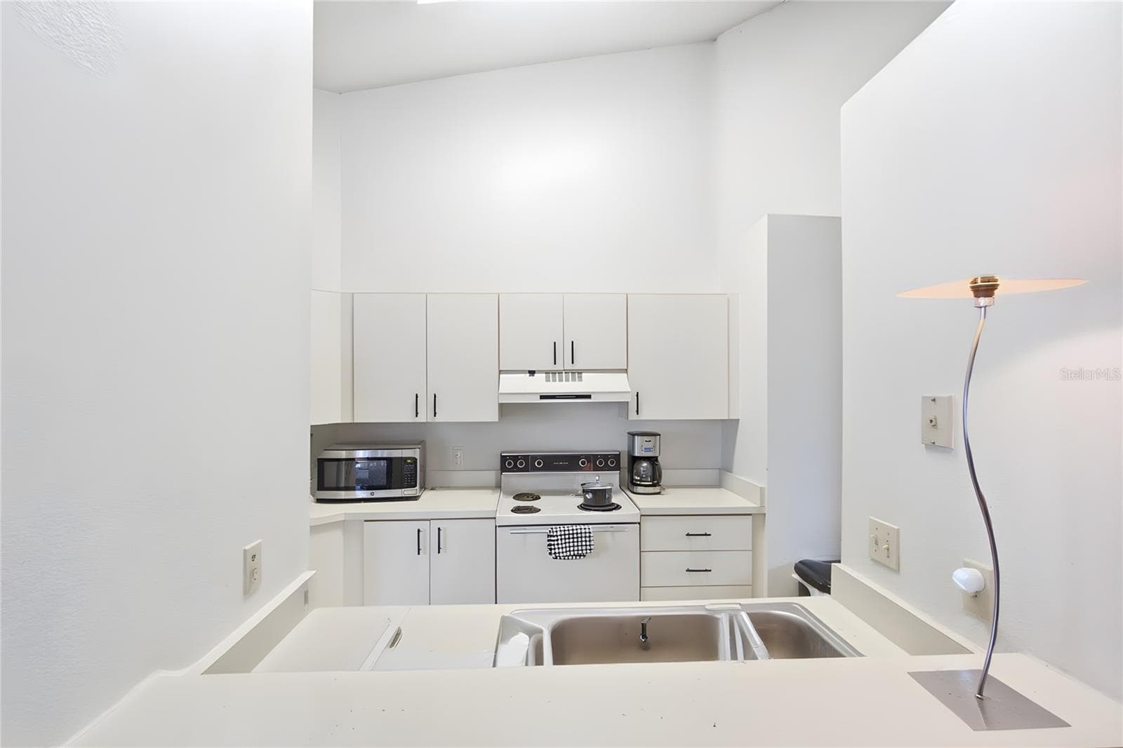 2508 WOODGATE BOULEVARD — photo 20 of 34