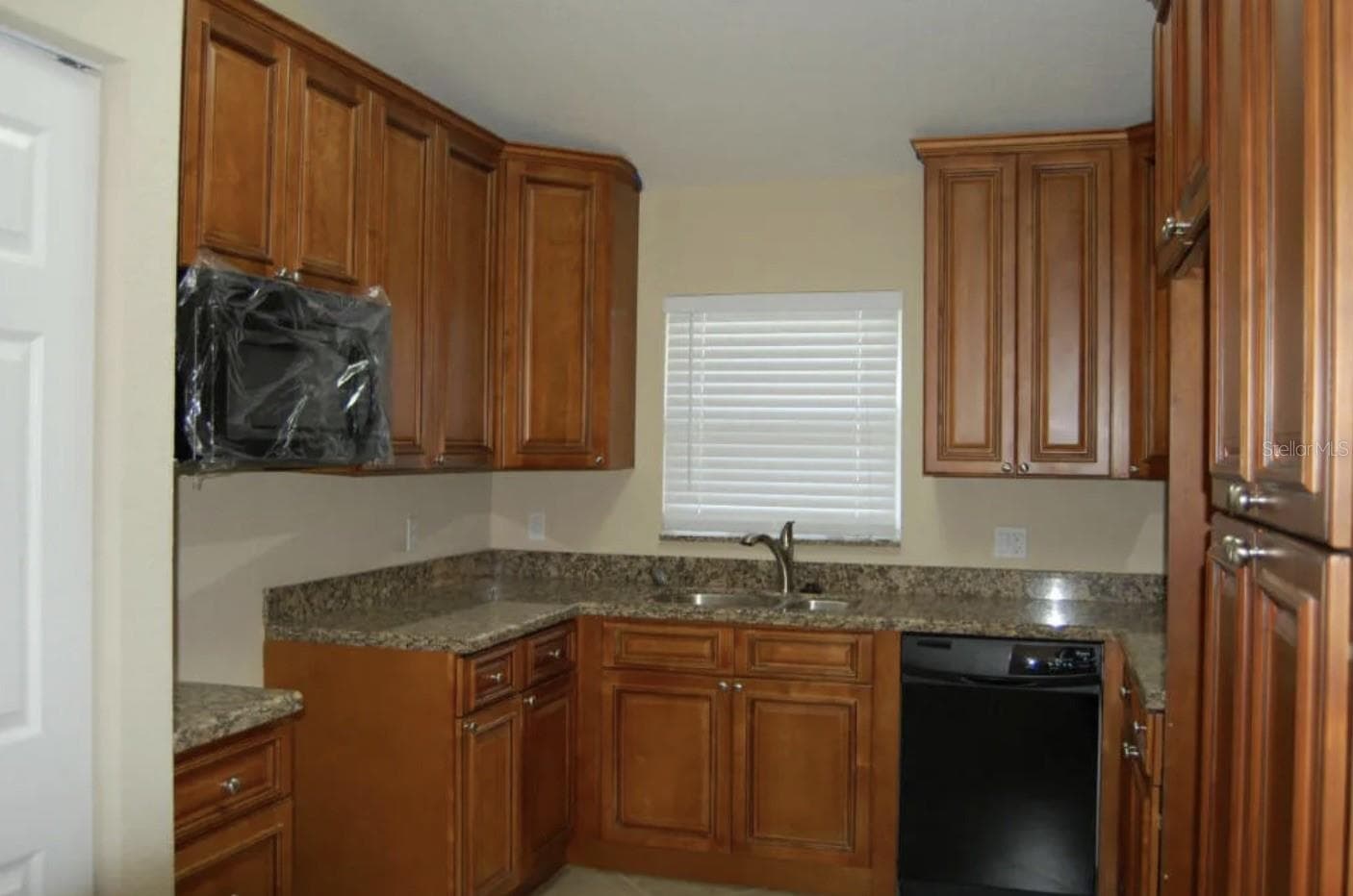 412 SOUTHRIDGE ROAD — photo 9 of 10