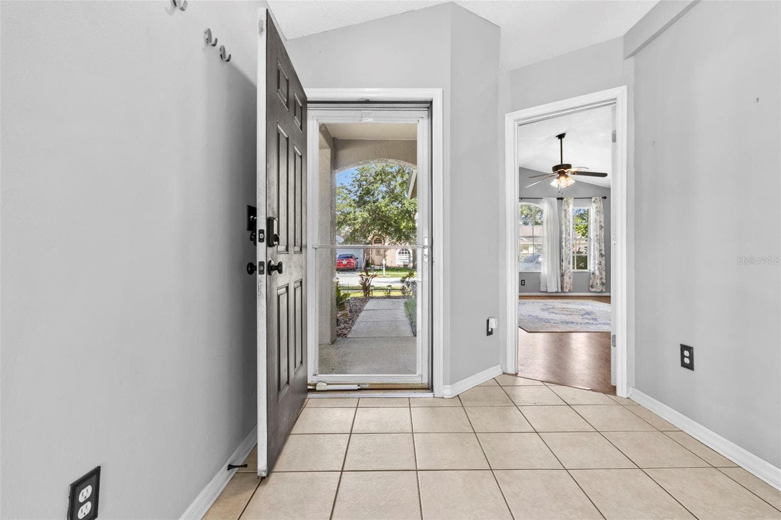 1239 AVONWOOD COURT — photo 4 of 32