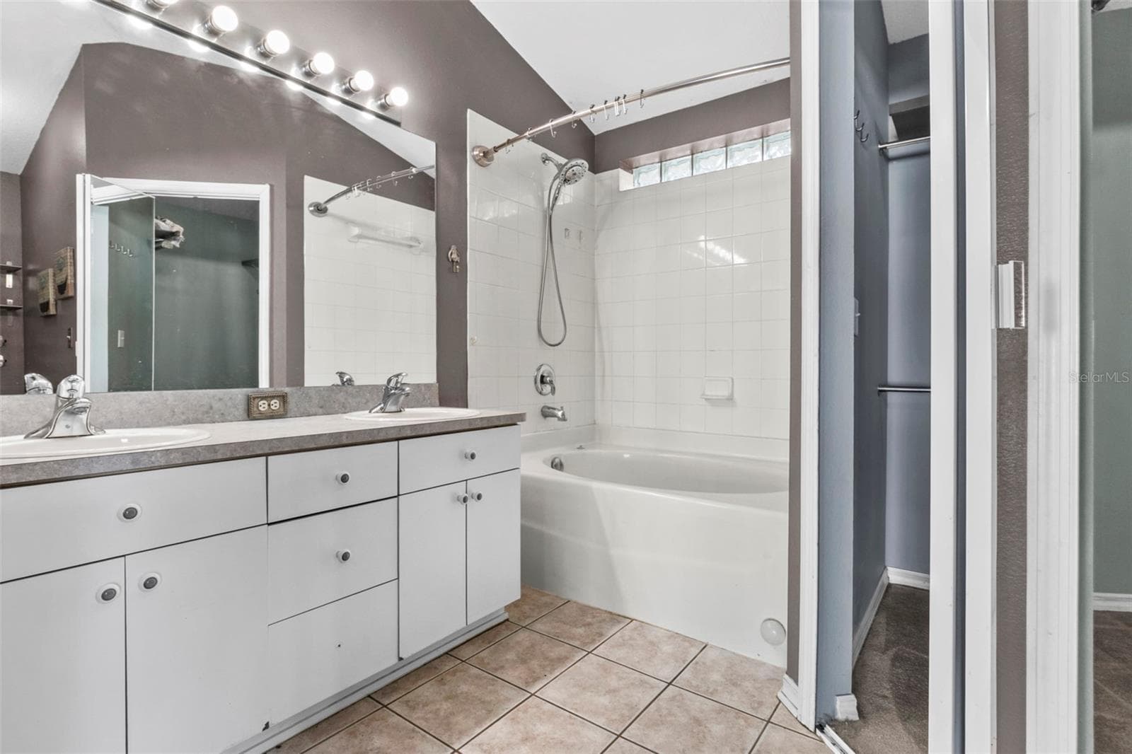 1239 AVONWOOD COURT — photo 15 of 32