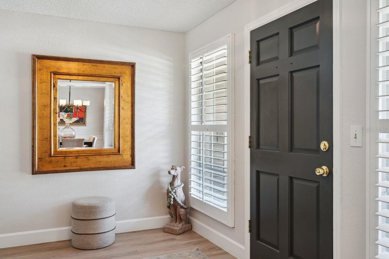 516 WOODVIEW DRIVE — photo 4 of 48