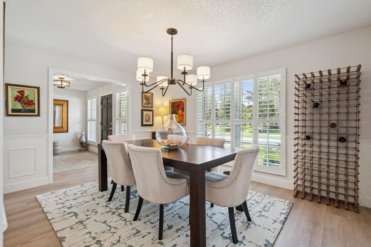 516 WOODVIEW DRIVE — photo 10 of 48