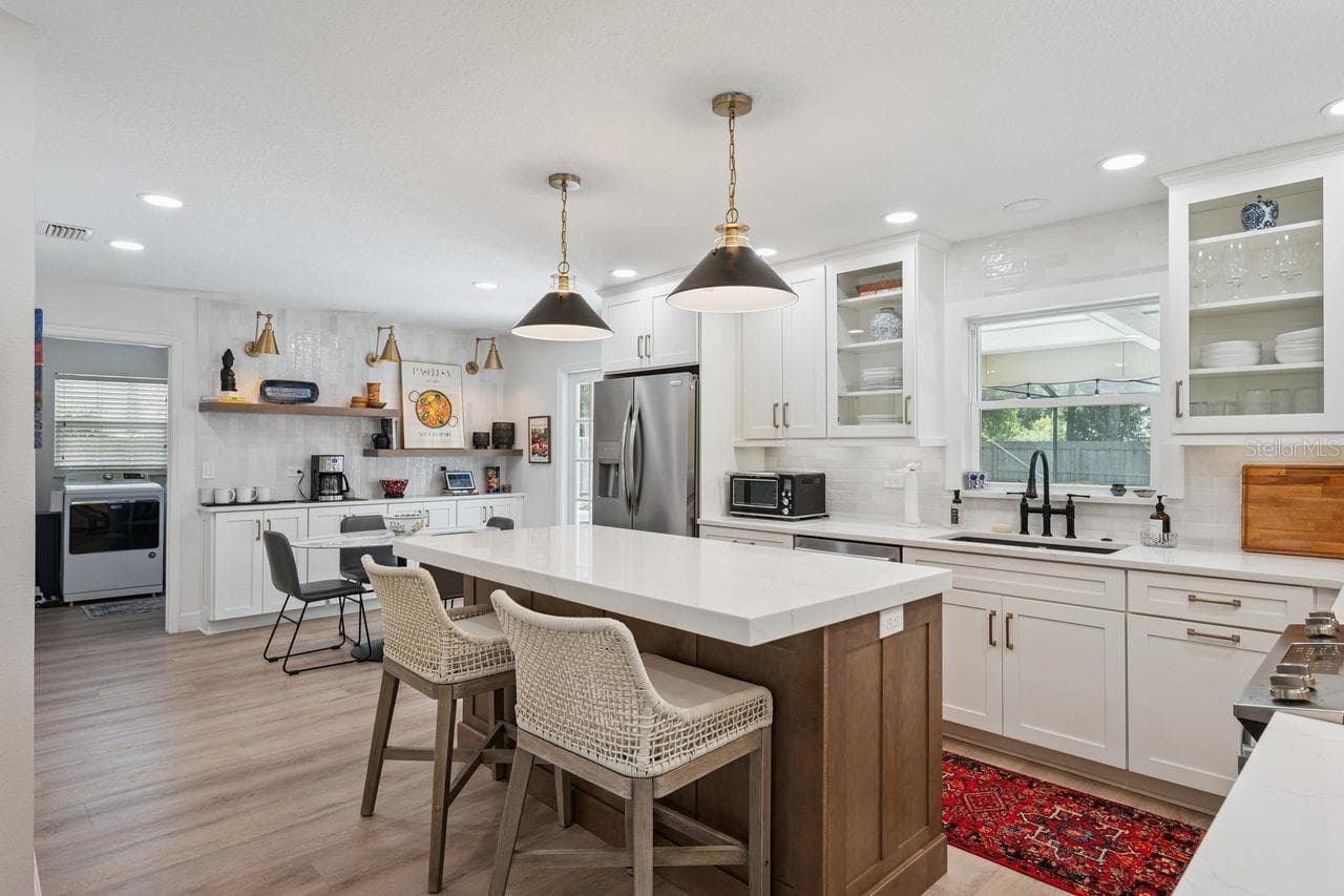 516 WOODVIEW DRIVE — photo 14 of 48
