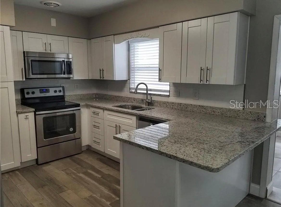 1664 EVERGREEN AVENUE — photo 10 of 41