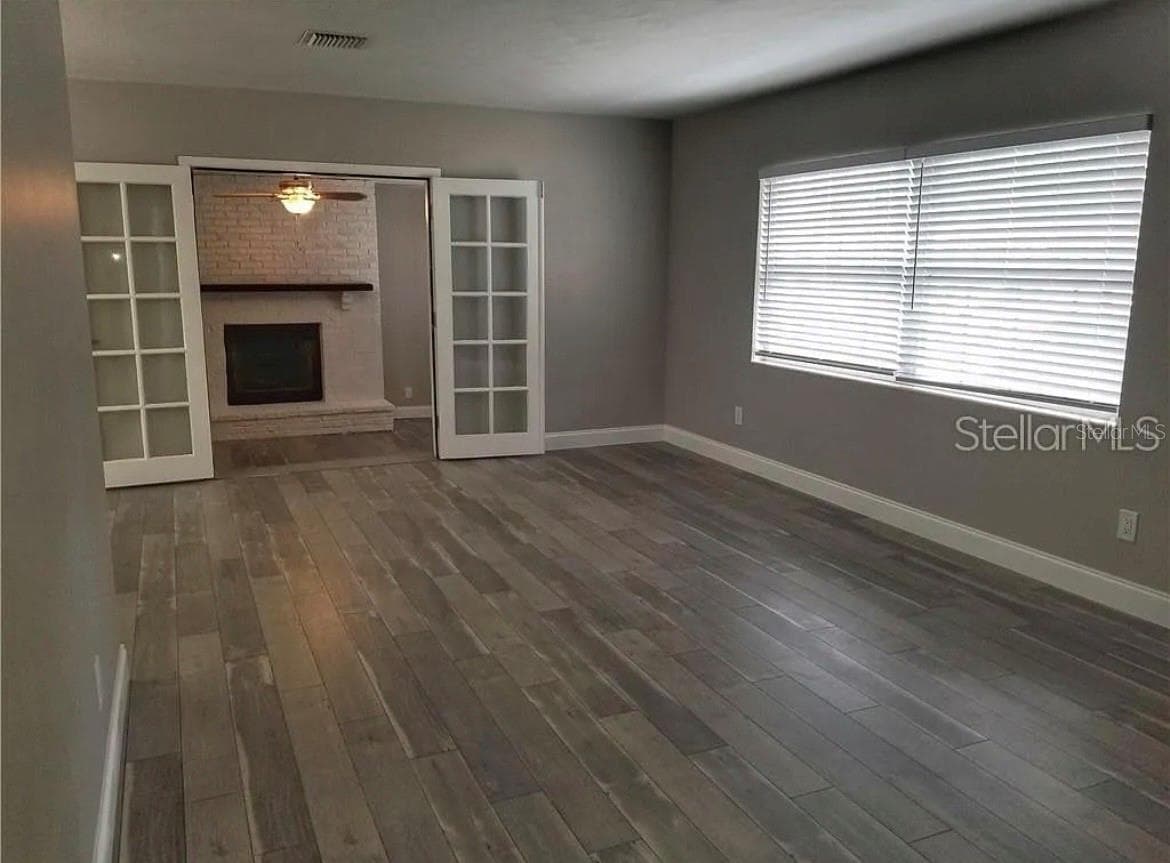 1664 EVERGREEN AVENUE — photo 3 of 41