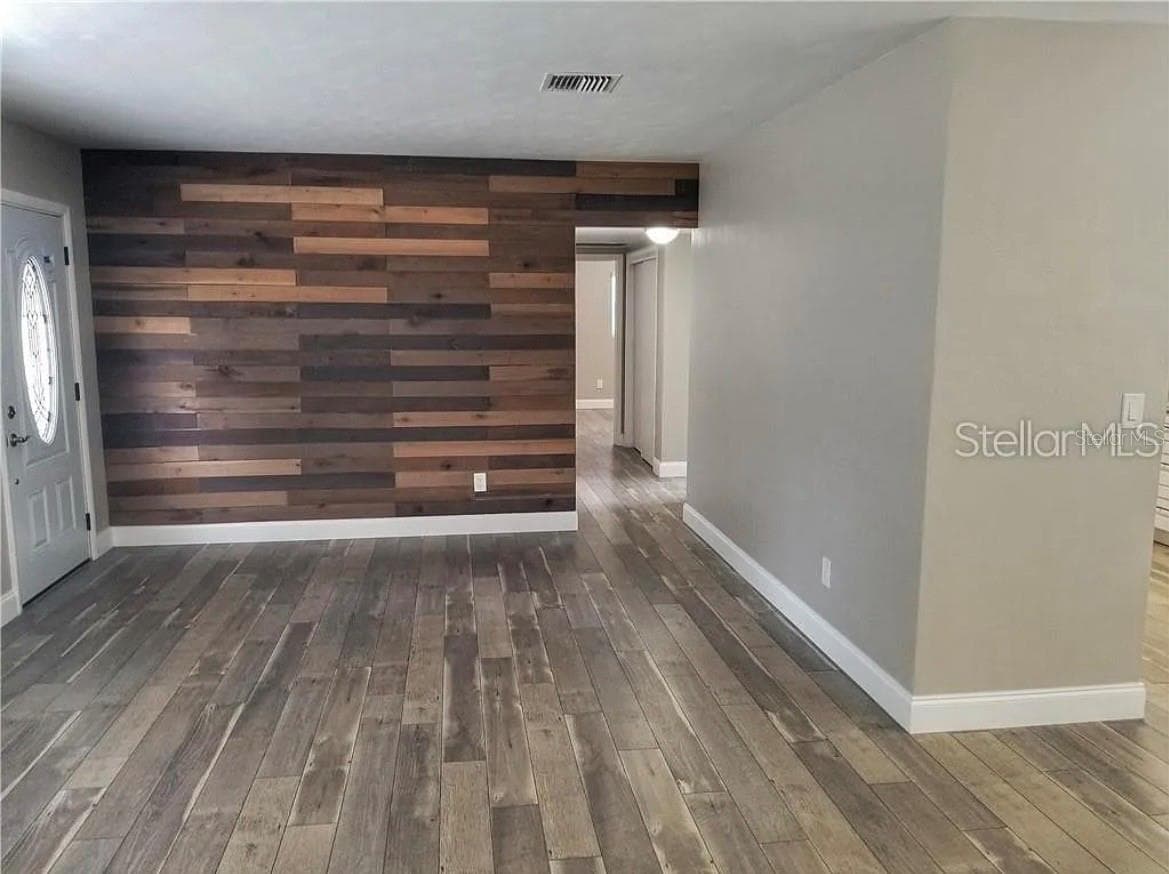 1664 EVERGREEN AVENUE — photo 8 of 41