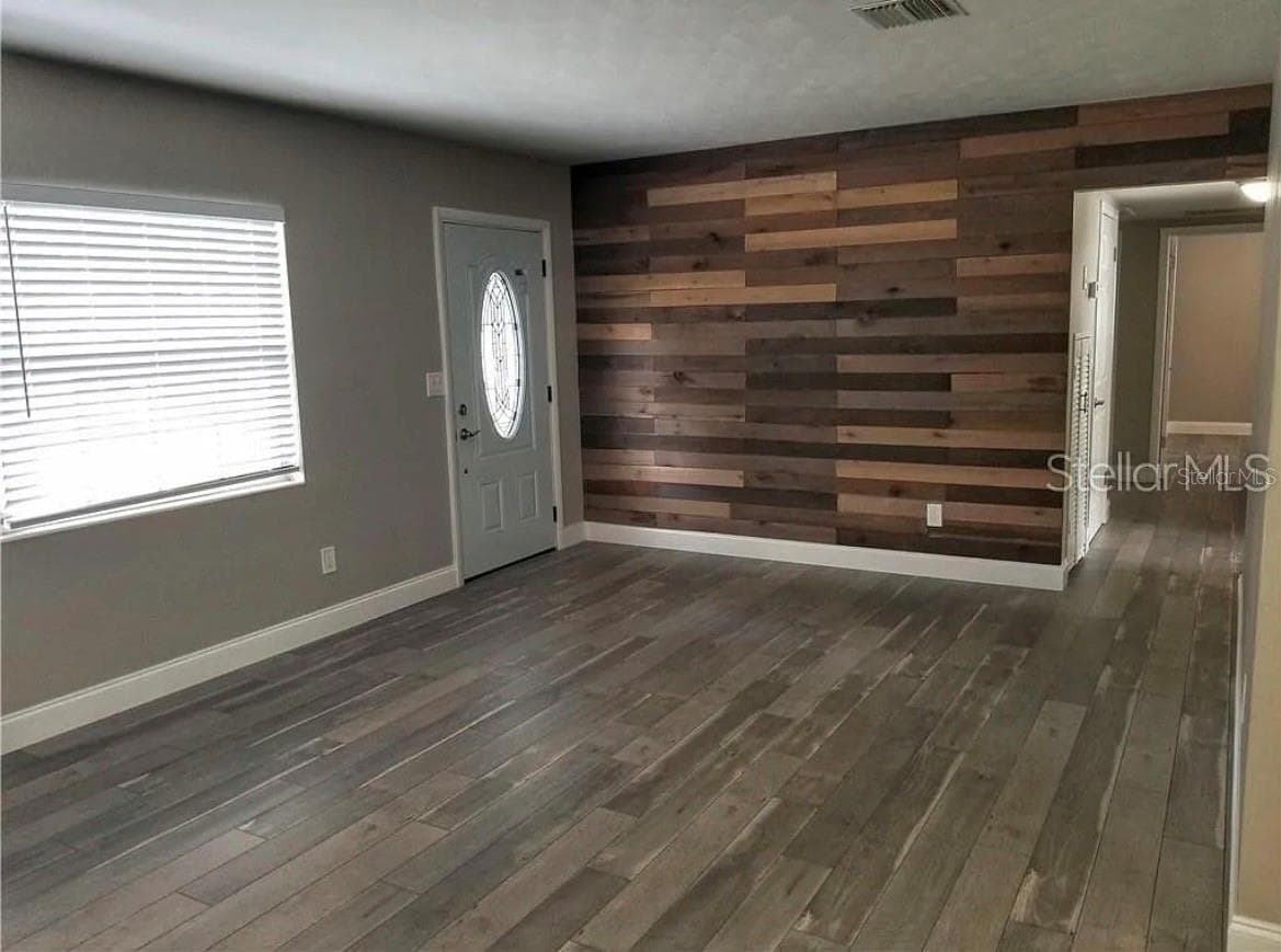 1664 EVERGREEN AVENUE — photo 9 of 41