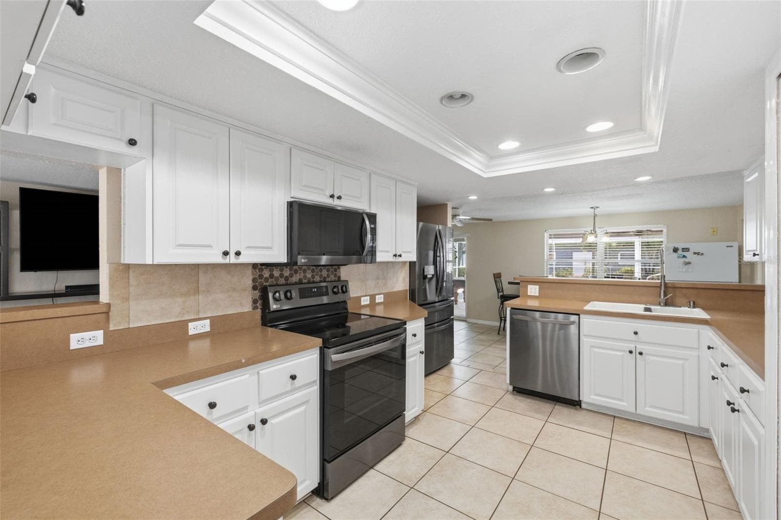 10744 OSCEOLA DRIVE — photo 10 of 60