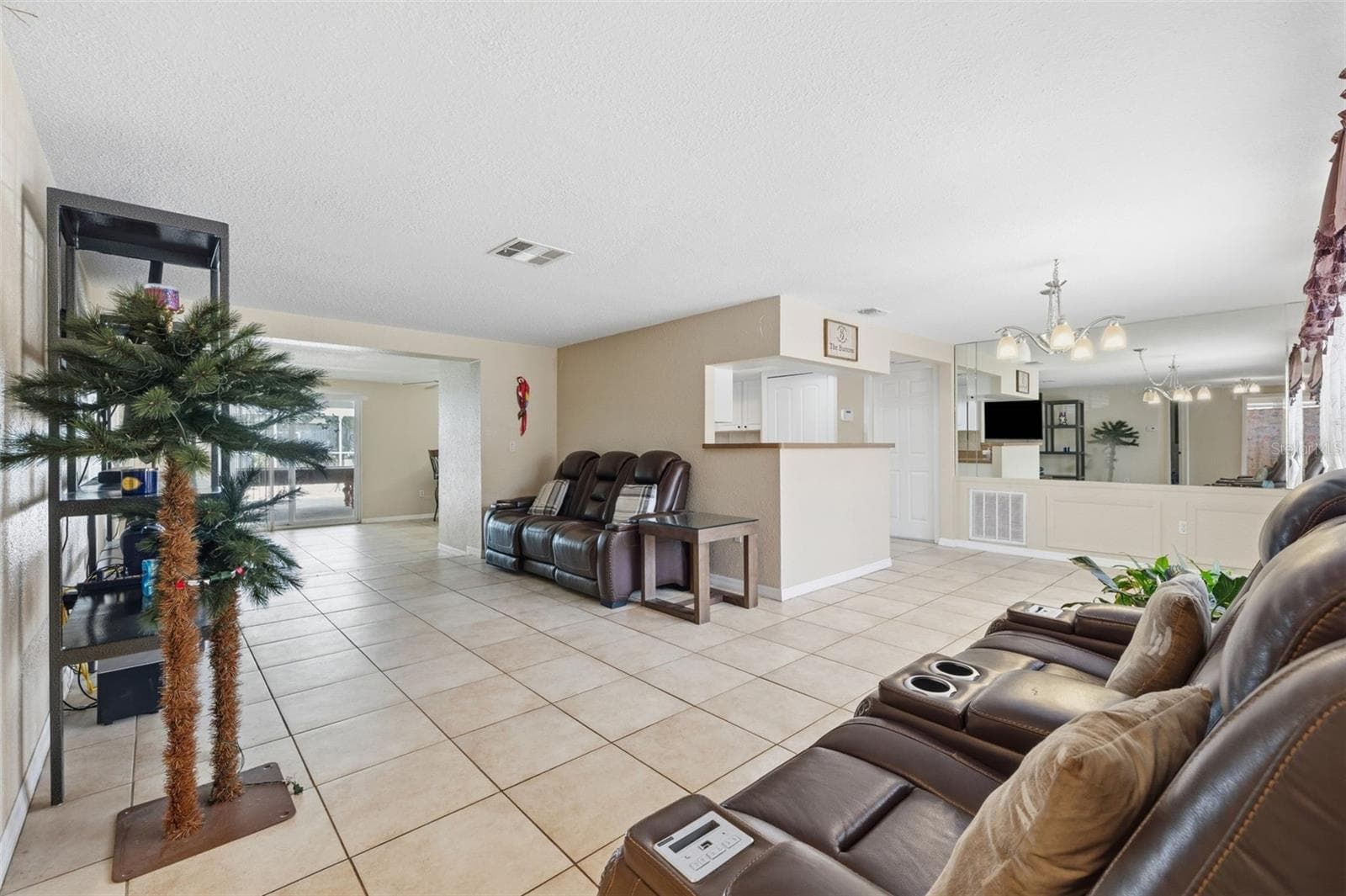 10744 OSCEOLA DRIVE — photo 7 of 60