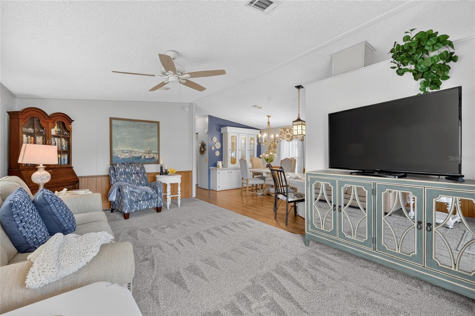 572 TAMMI DRIVE — photo 14 of 36