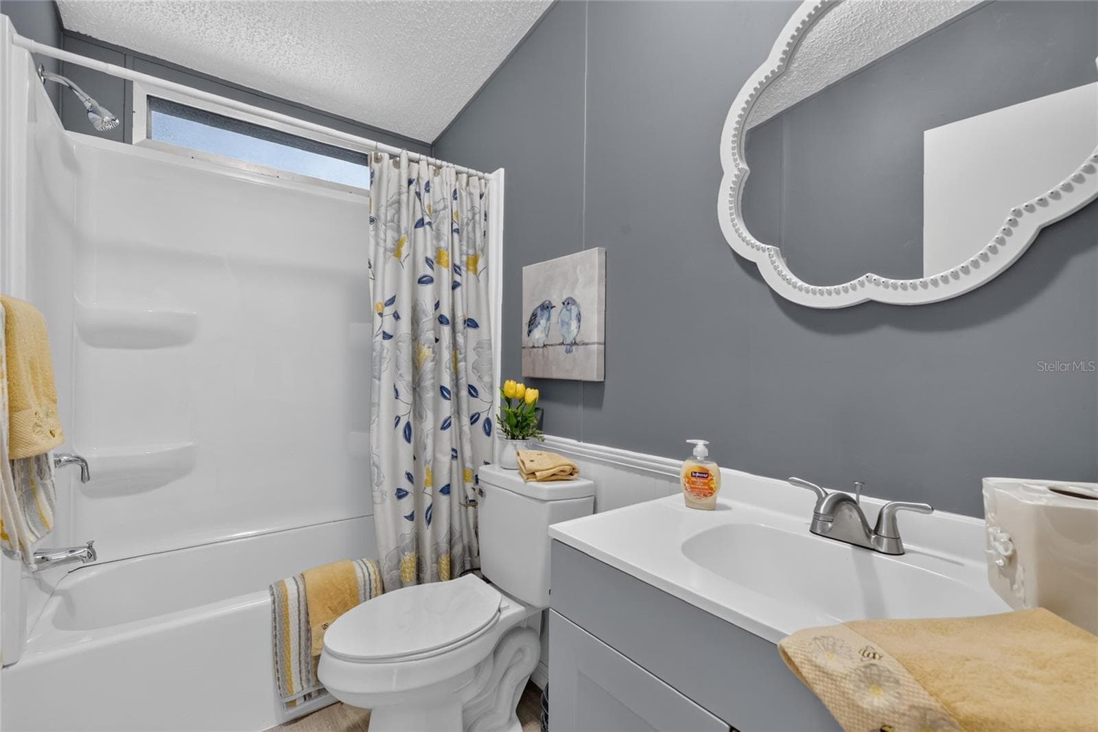 572 TAMMI DRIVE — photo 20 of 36
