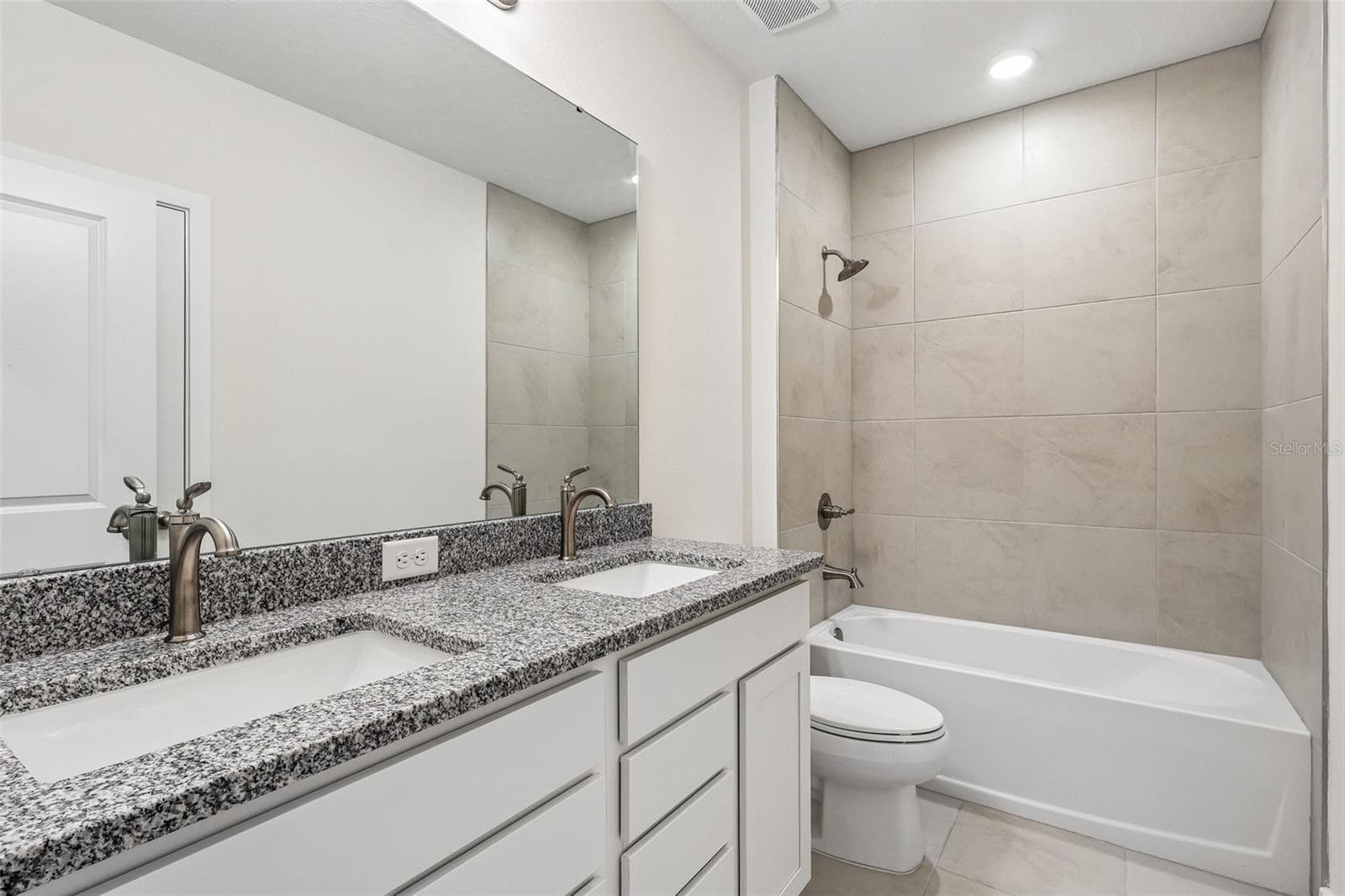 231 HUGO DRIVE — photo 20 of 28