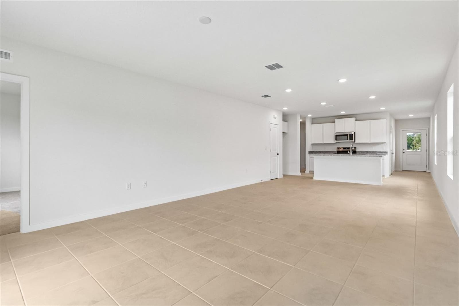 231 HUGO DRIVE — photo 5 of 28