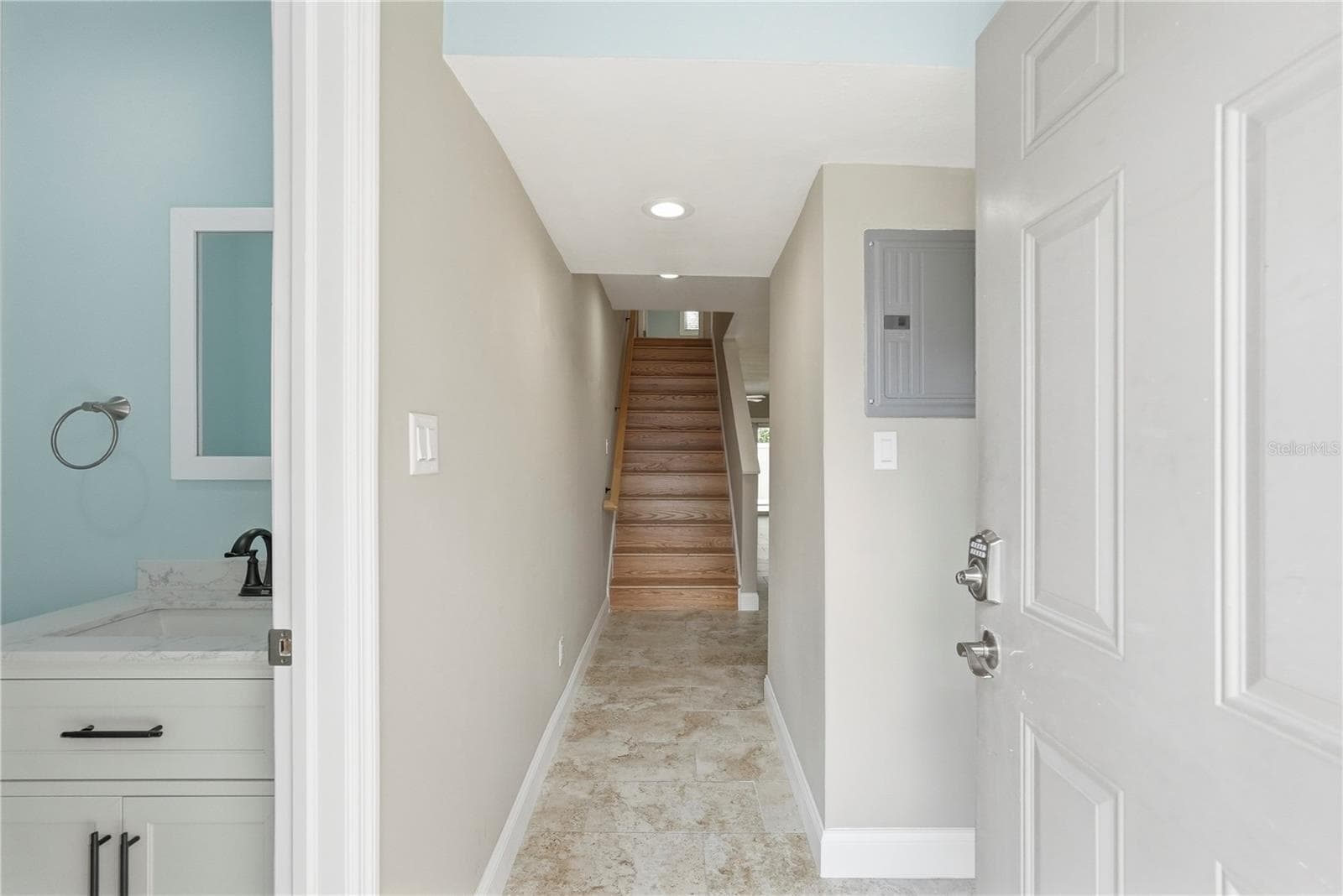 3120 BEACH BOULEVARD — photo 6 of 38