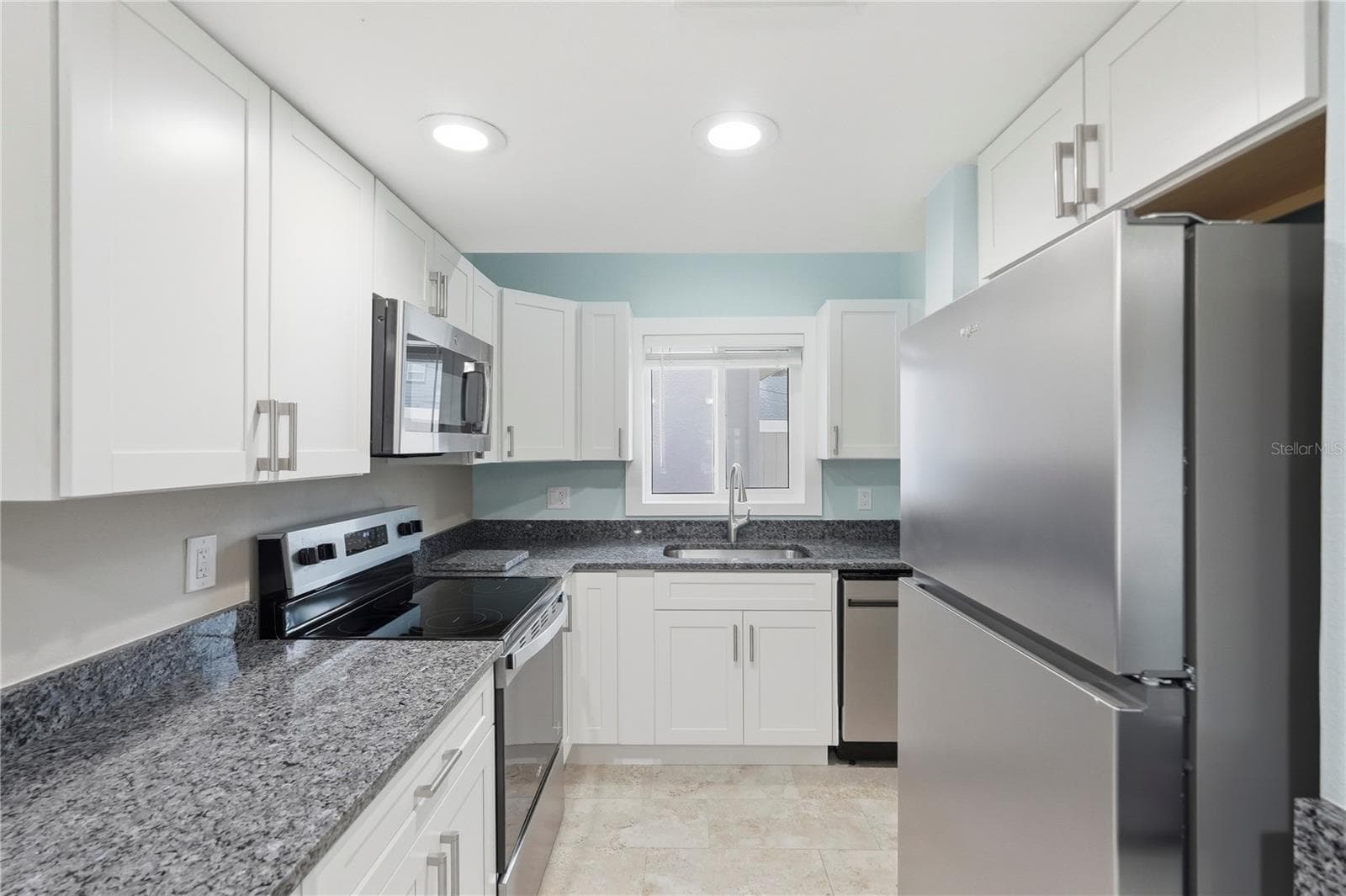3120 BEACH BOULEVARD — photo 3 of 38