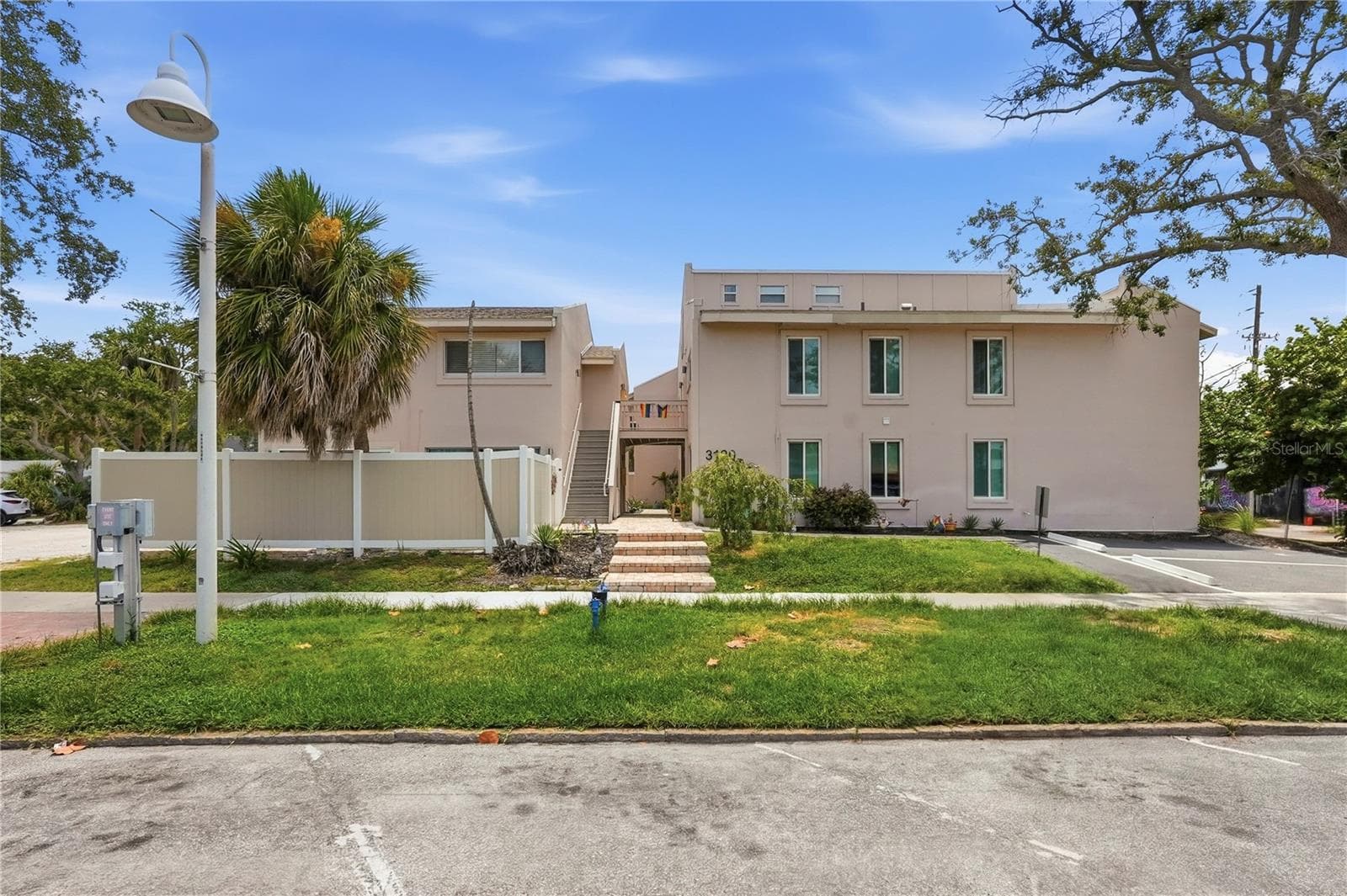 3120 BEACH BOULEVARD — photo 1 of 38