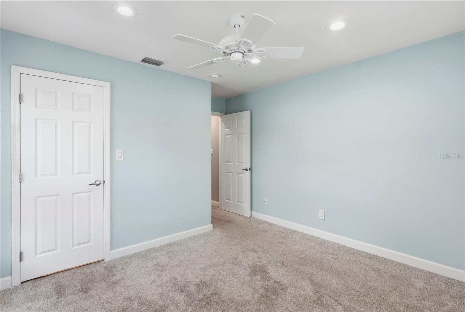 3120 BEACH BOULEVARD — photo 12 of 38