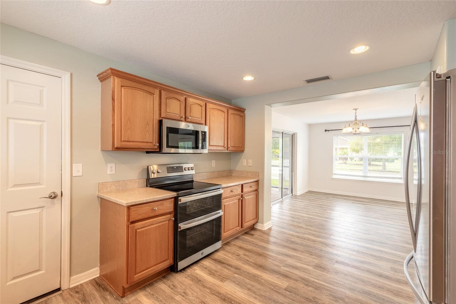 3321 PINTELLO AVENUE — photo 6 of 42